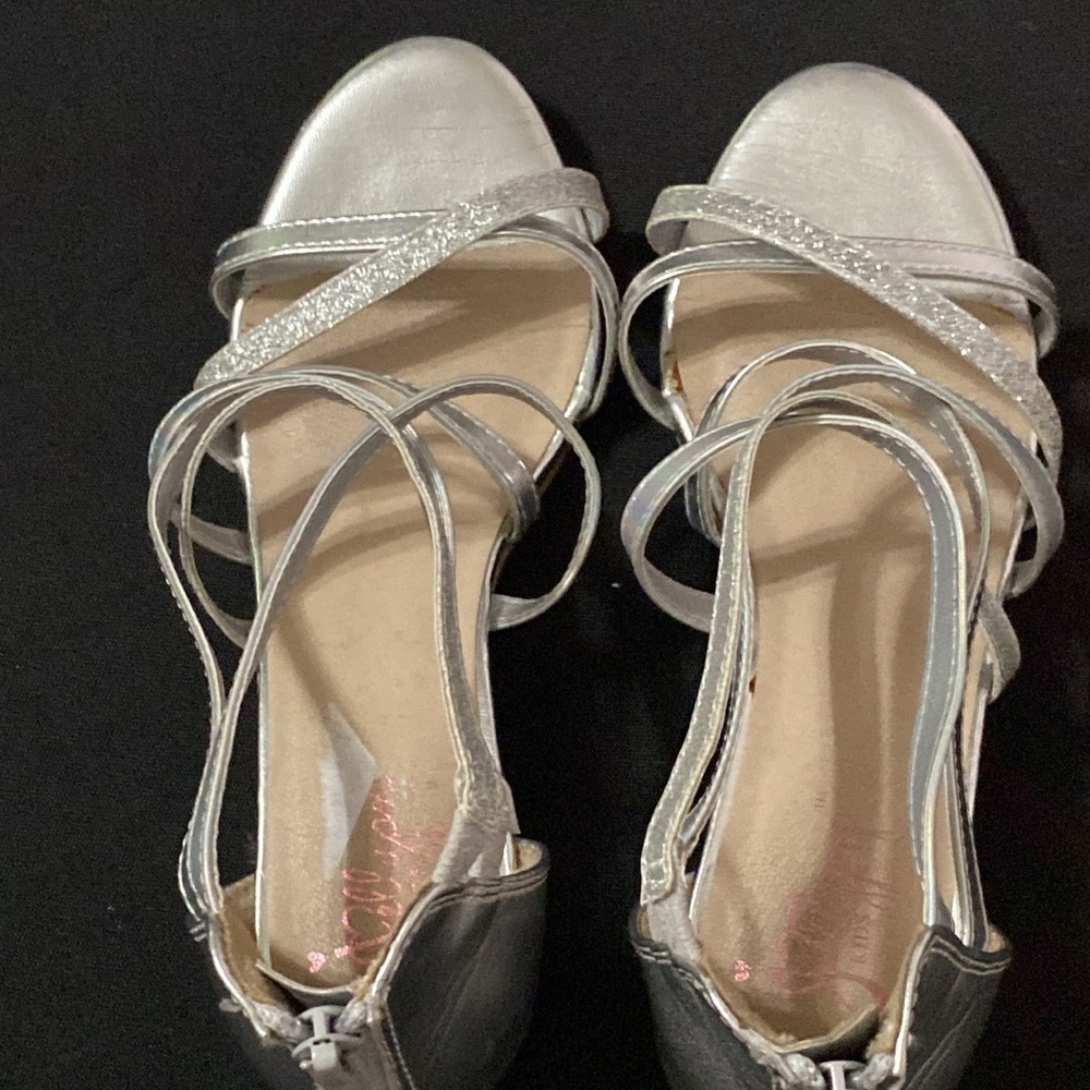 JELLYPOP FOR KIDS FIRLS SIZE 4M Silver Strappy Sandals BACK‎ ANKLE ZIPPER CLEAN - Picture 7 of 9